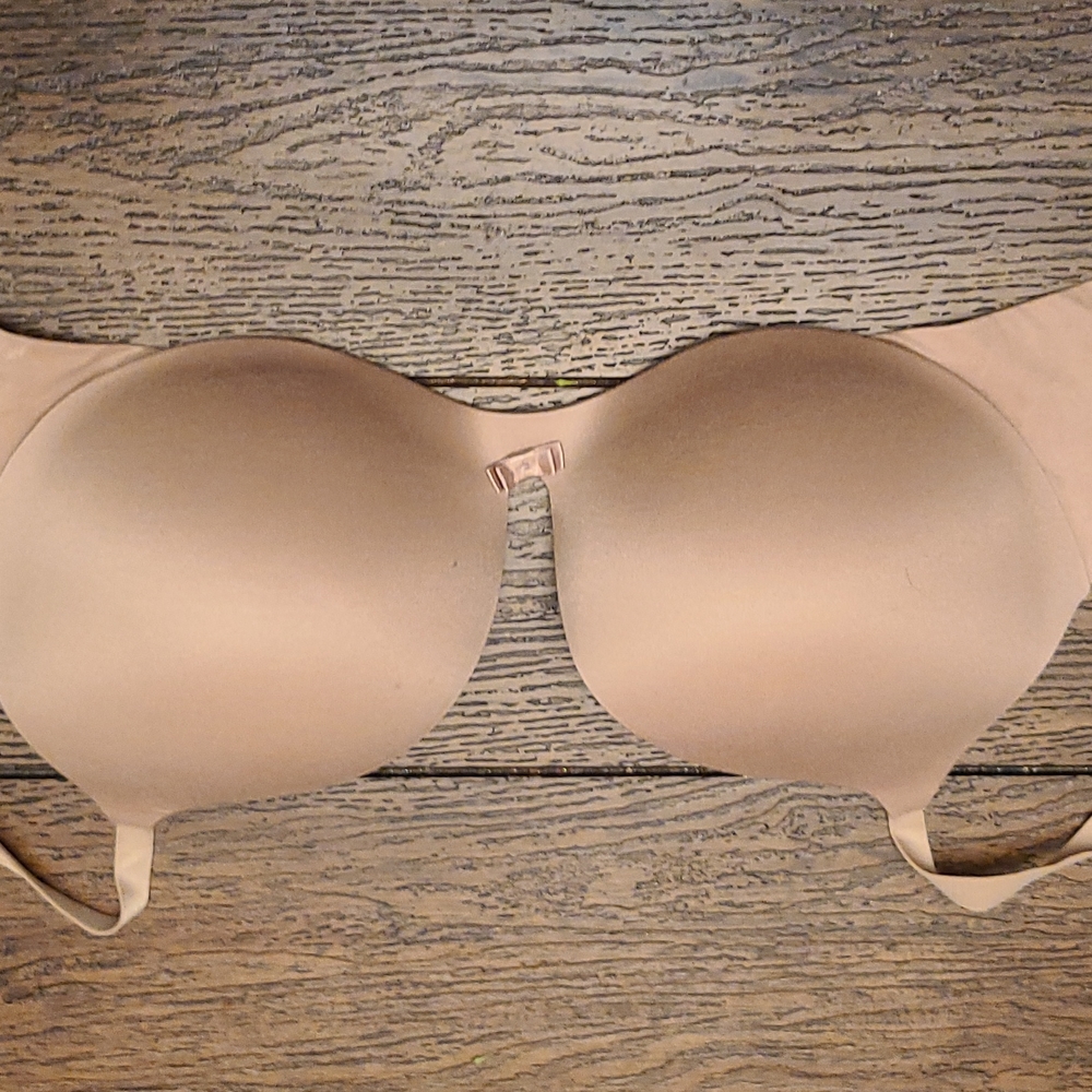 Victoria Bra - Picture 2 of 3